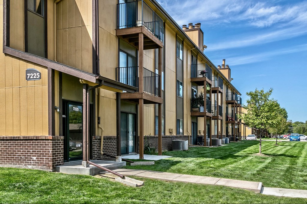 our apartments have a spacious courtyard and green grass