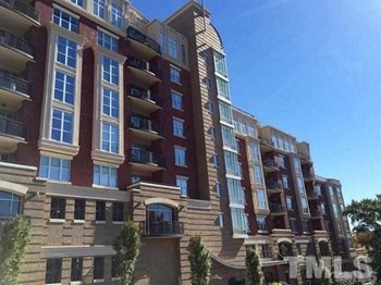 618 Boylan Avenue Unit 702 2 Beds Condo for Rent - Photo Gallery 2