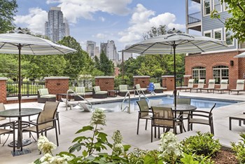 225 N Cedar Street 1-2 Beds Apartment for Rent - Photo Gallery 2