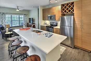 225 N Cedar Street 1-2 Beds Apartment for Rent - Photo Gallery 6