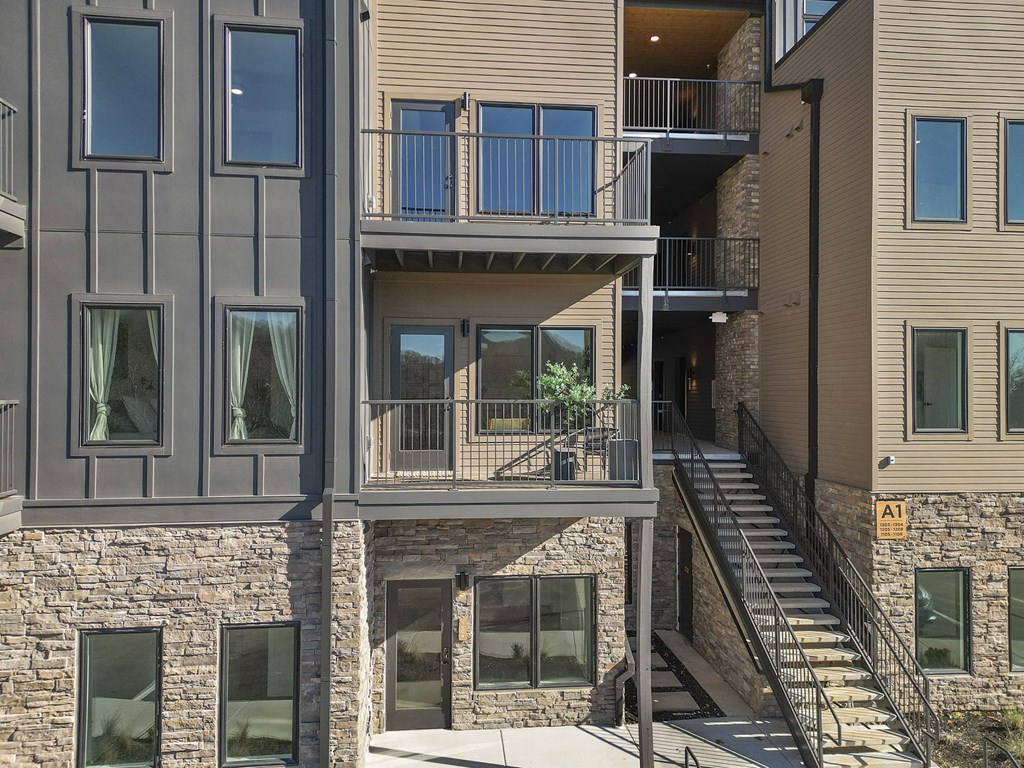 Exterior View at Terraces at High Mountain, Huntsville, AL, 35811