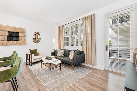656 NE 1St St 3 Beds Apartment for Rent