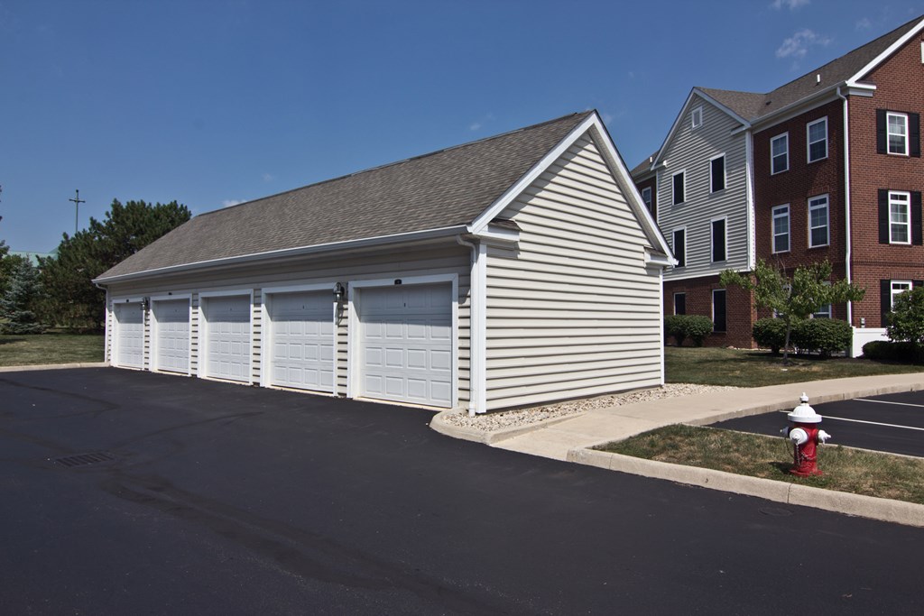 Garages Available at Arlington Park, Hilliard