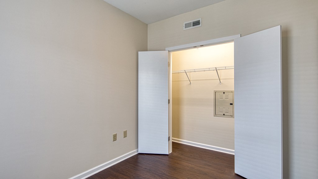 1 bed 1 bath Gramercy Row Apartment Homes