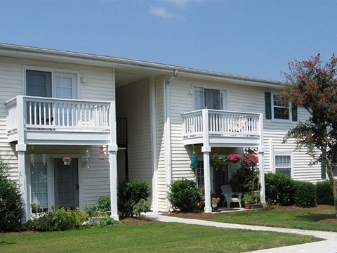 Canterbury Woods Apartments in Wilmington NC exterior