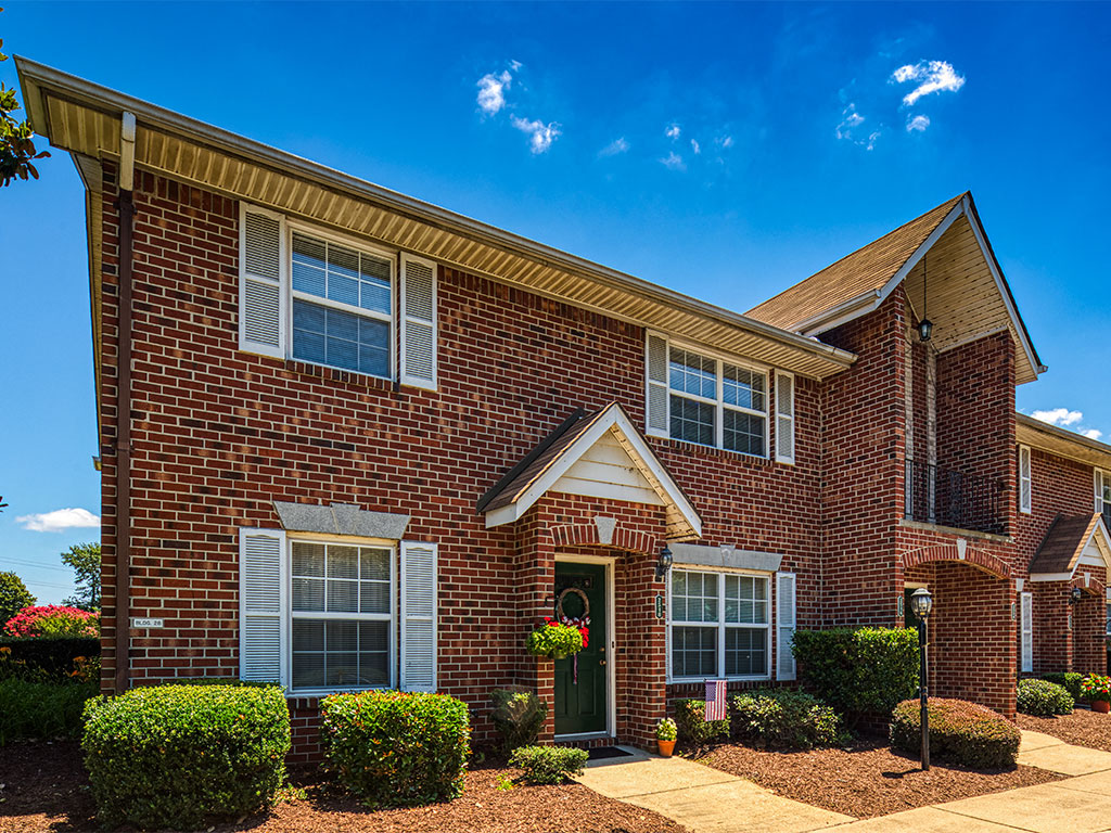 Exterior of  Holly Point Apartments in Chesapeake