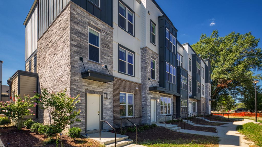 our apartments offer a clubhouse at Ainsworth, Richmond