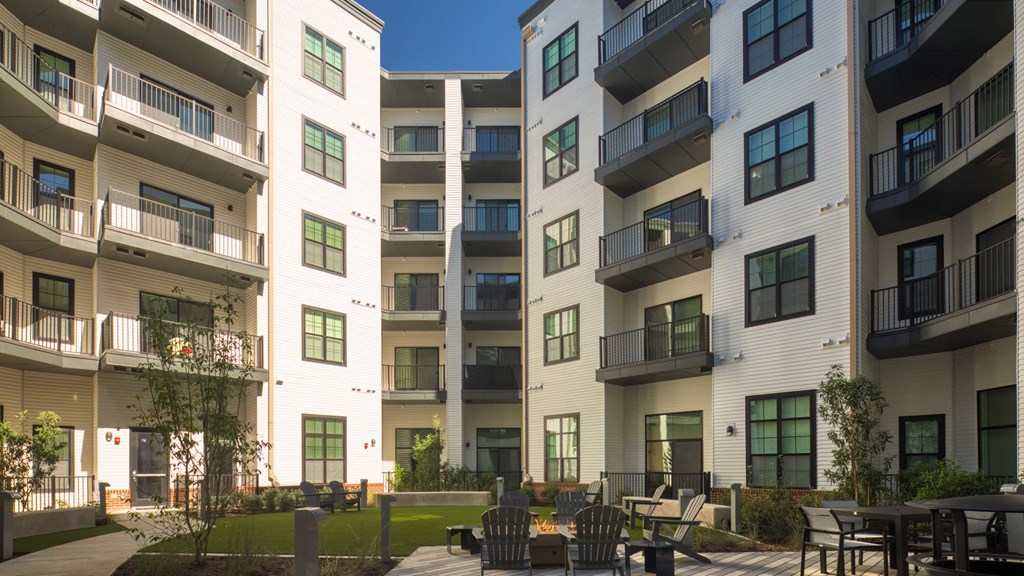 Exterior View at Aura Stonebridge, Virginia, 23225