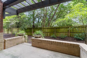 114 E. Elliot Street 1-3 Beds Apartment for Rent - Photo Gallery 4