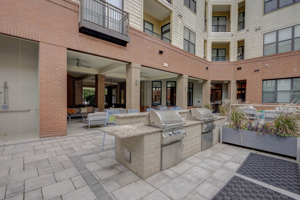 Barbecue And Grilling Station at The Lincoln Apartments, North Carolina