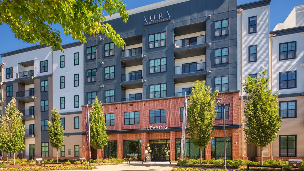 Exterior View at Aura Stonebridge, Virginia, 23225
