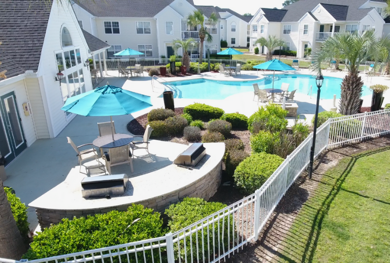 Flint Lake Resort-Style Pool