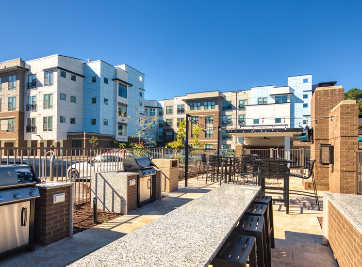 Grill_Area_Lumen_Apartments_11