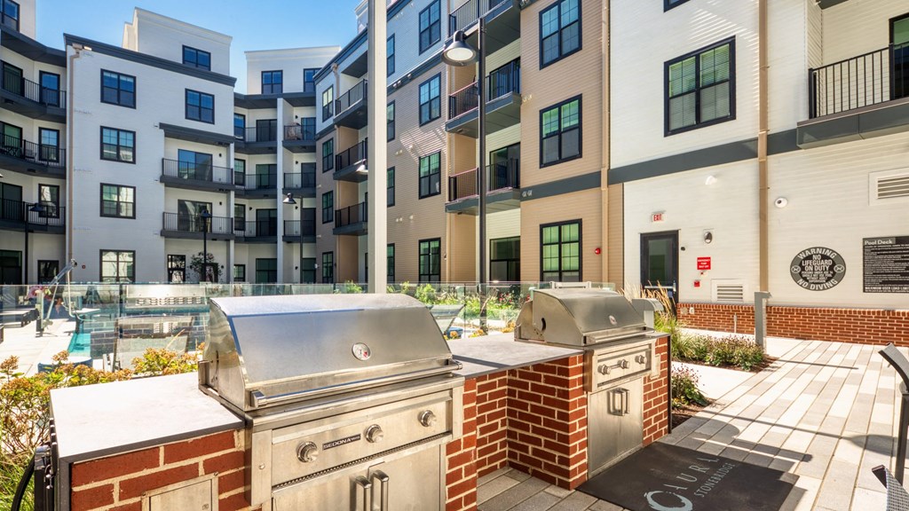 Outdoor Patio at Aura Stonebridge, Virginia, 23225