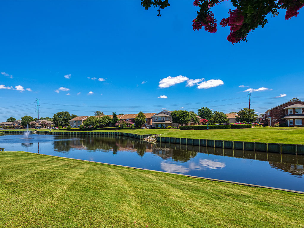 canal at Holly Point Apartments in Chesapeake VA