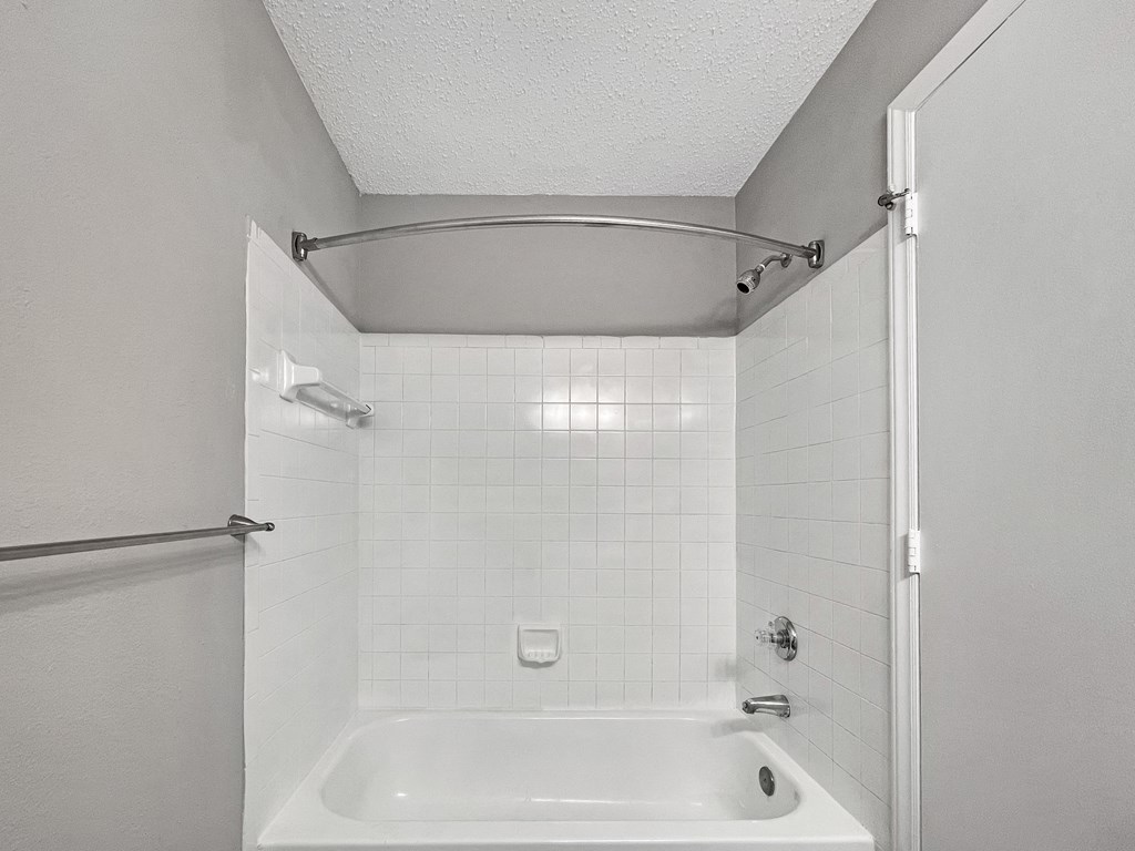 Harris Pond Apartments in Charlotte NC Shower