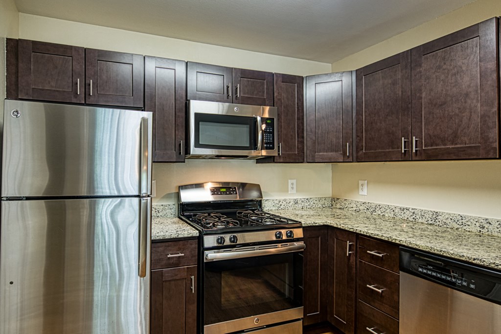 Fully Equipped Kitchen at Beacon Place Apartments, Gaithersburg, MD