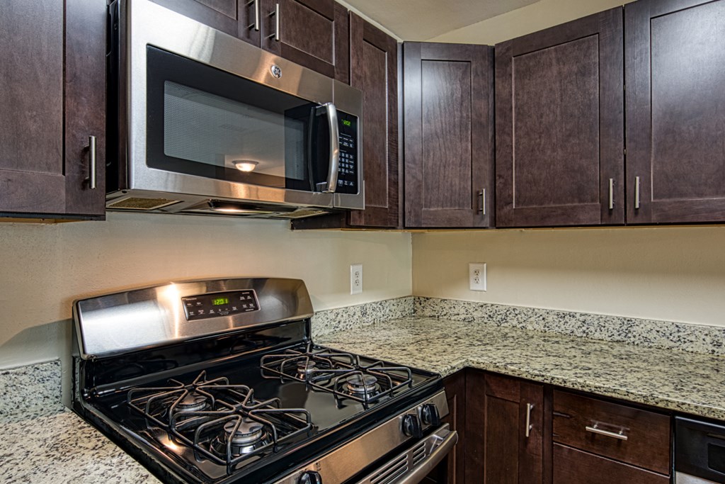 Kitchen Appliances at Beacon Place Apartments, Gaithersburg, 20878