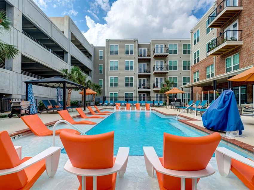 Pool at The Delaneaux Apartments in New Orleans - Photo Gallery 1