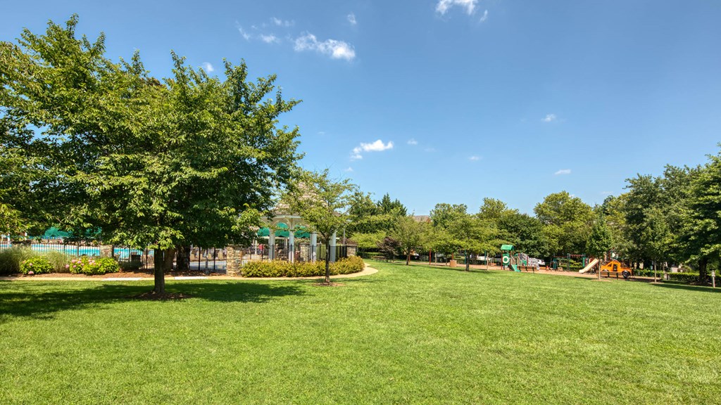 Park with Grassy Area in Gaithersburg, MD 20878