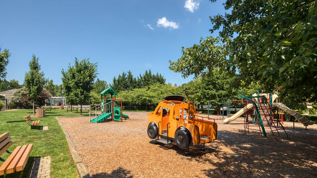 Nearby Community Park with Playground in Gaithersburg, MD 20878