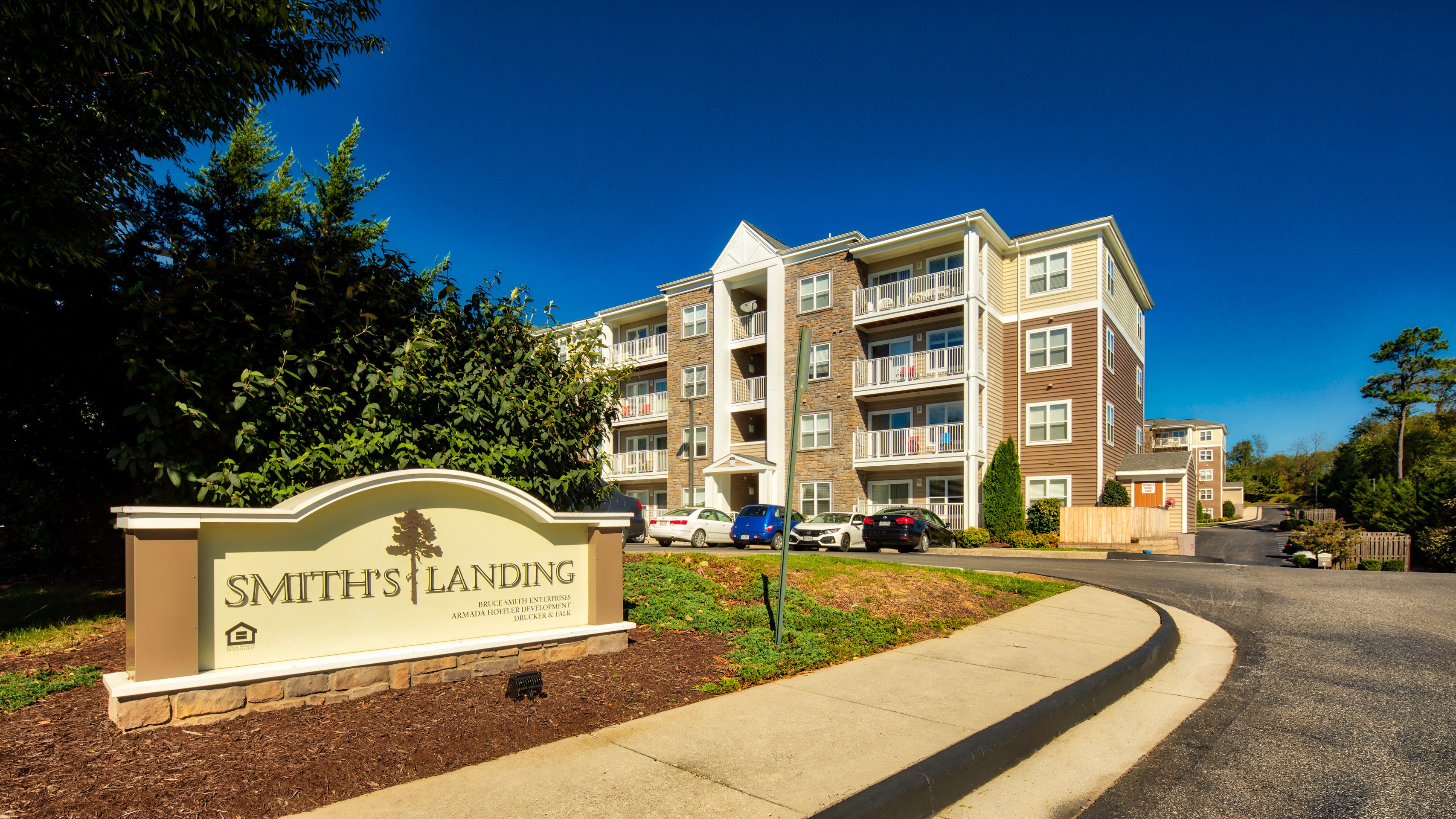 Photos and Video of Smiths Landing Apartments in Blacksburg, VA