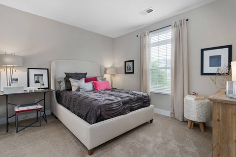 Bedroom at Strathmoor Apartments , Dublin, Ohio