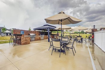 The Villages at Olde Towne pool The Villages at Olde Towne pool - Photo Gallery 4