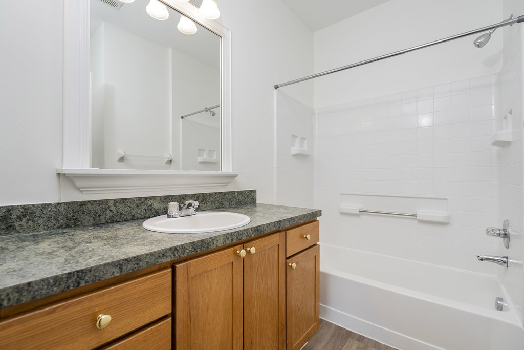 Bathtub at Times Square, Ohio, 43016