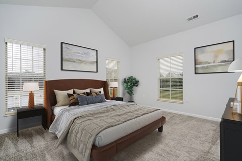 Comfortable Bedroom at Times Square, Ohio, 43016