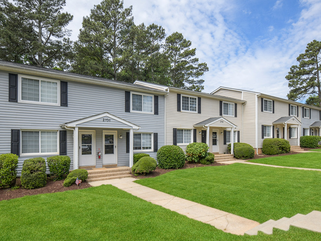 2421 Fairway Drive - Apt. E 1-2 Beds Apartment for Rent