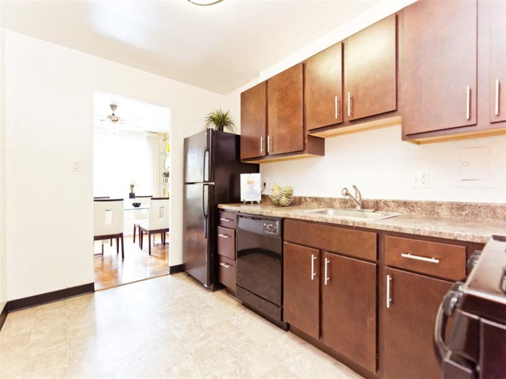 Kitchen at Serrano Apartments
