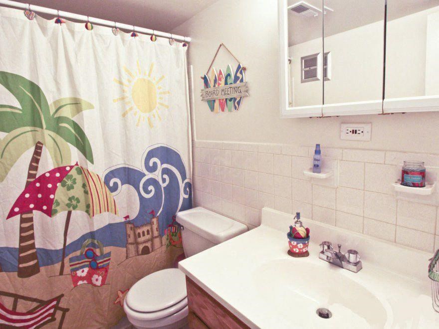 Linkhorn Apartments bath