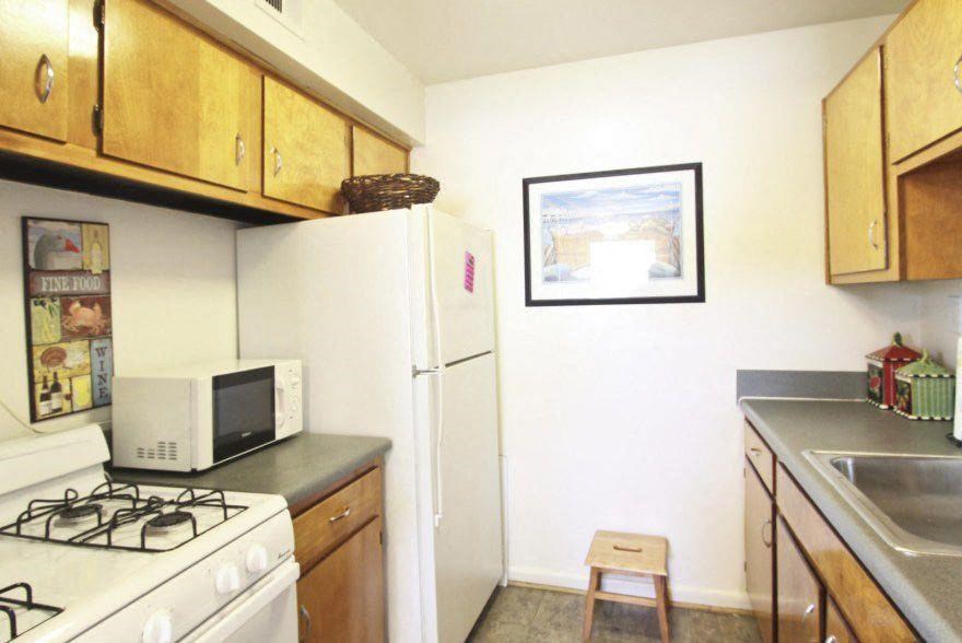 Linkhorn Apartments kitchen