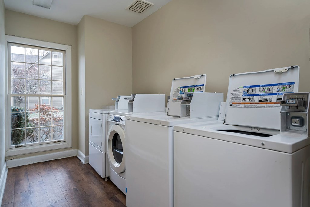 A laundry room with a washer and dryer.at Camden Place, Dublin, OH 43016