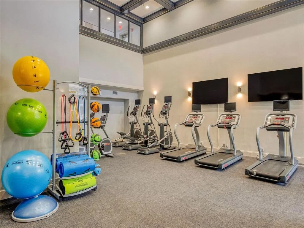 the gym at the colonnade apartments
