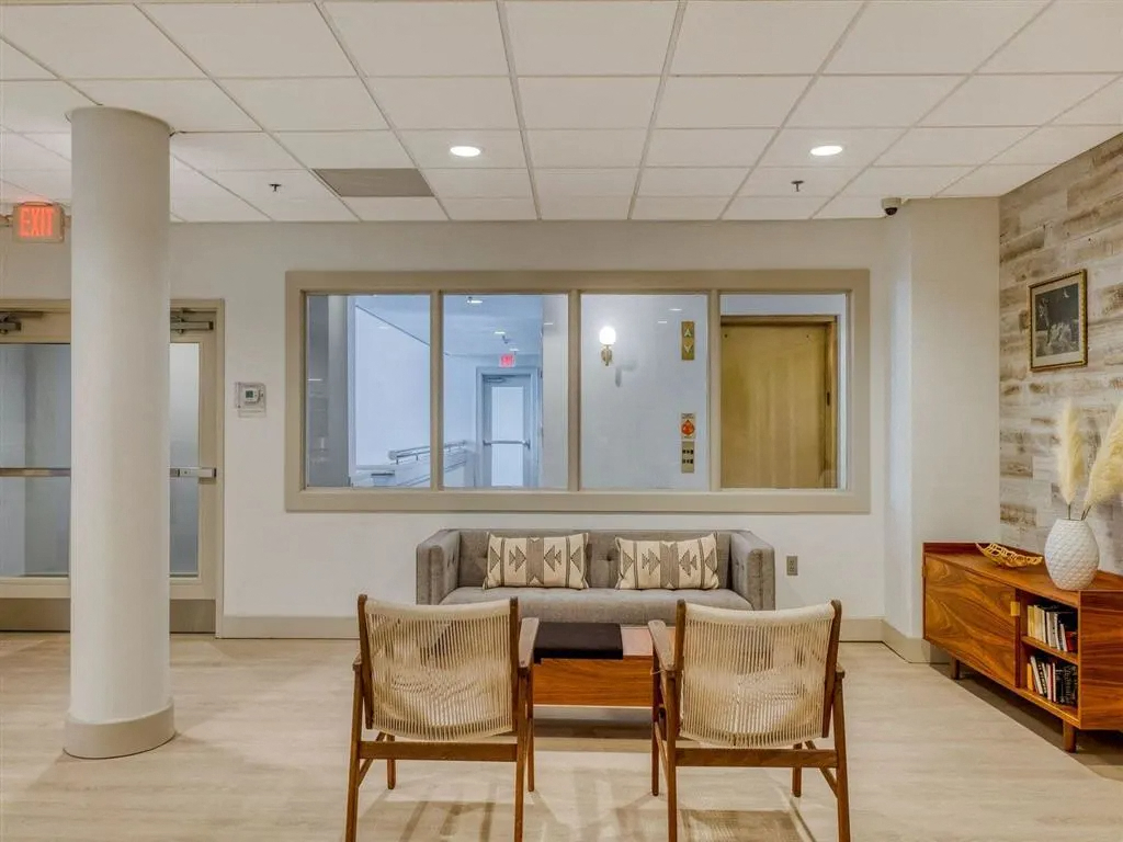 The Flats At Shady Grove