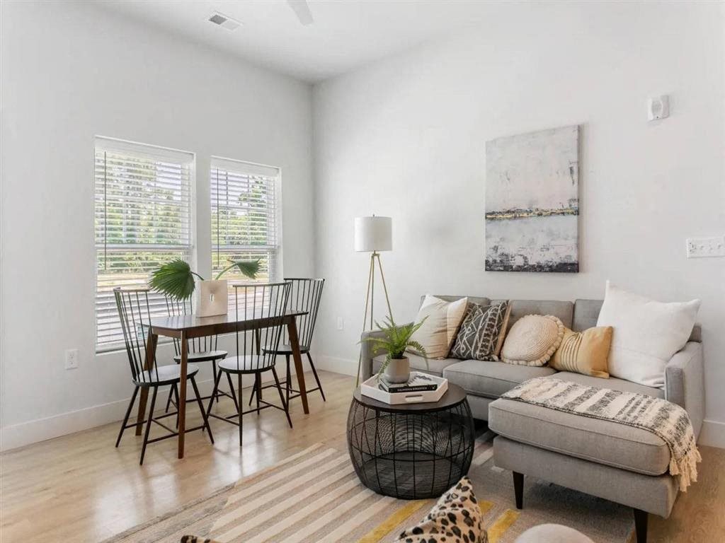 Bay Pointe At Summerville Apartments