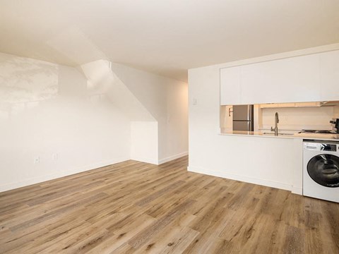 Vacant room with Wooden Floor at Peaks at Ellis View, Bozeman, MT