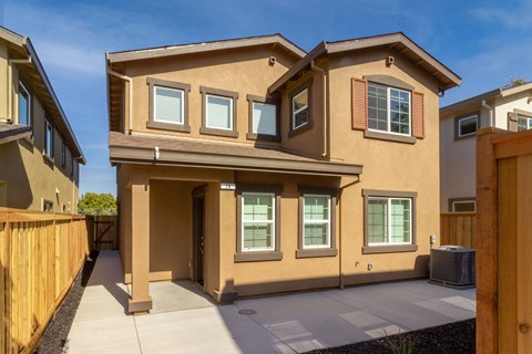 74 Alturas Avenue 4 Beds Apartment for Rent
