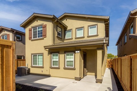 78 Alturas Avenue 4 Beds Apartment for Rent