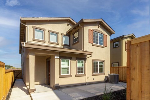 82 Alturas Avenue 4 Beds Apartment for Rent