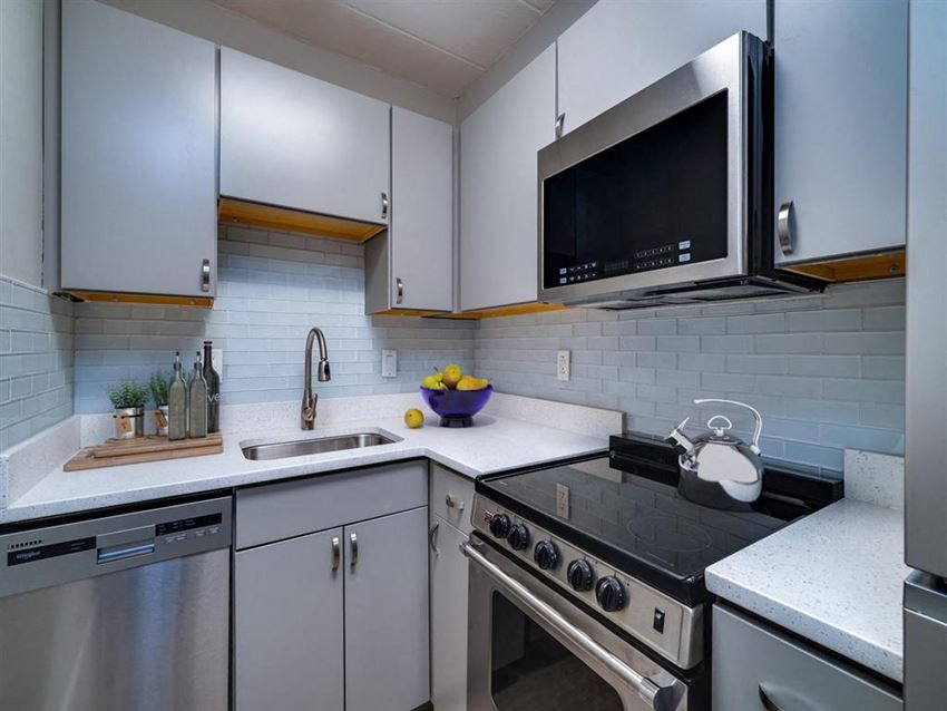 100 N. Jefferson Street 1-2 Beds Apartment for Rent - Photo Gallery