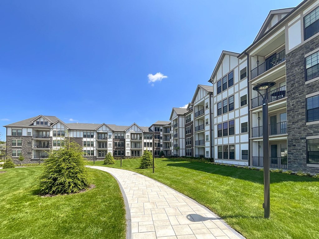 Legacy Rochester Hills walking paths