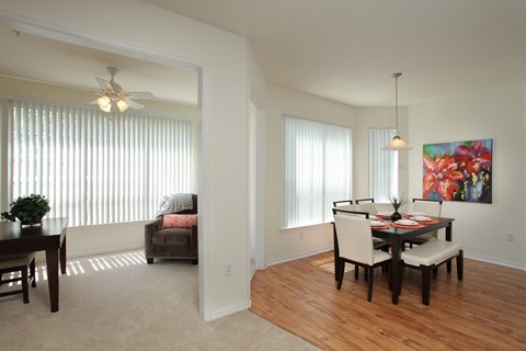 Den and dining area (Signature Series)