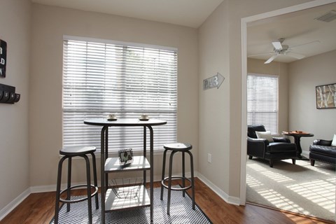 Breakfast nook and den (Signature Series)