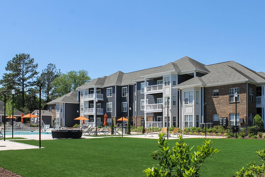 Outdoor gaming and lounge