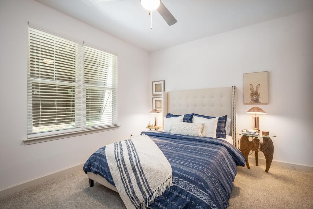 Large bedrooms with ceiling fan