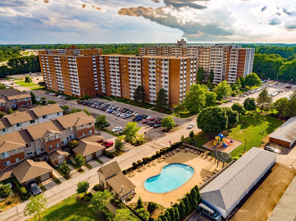 Pine Ridge Apartments located in Willoughby Hills, OH