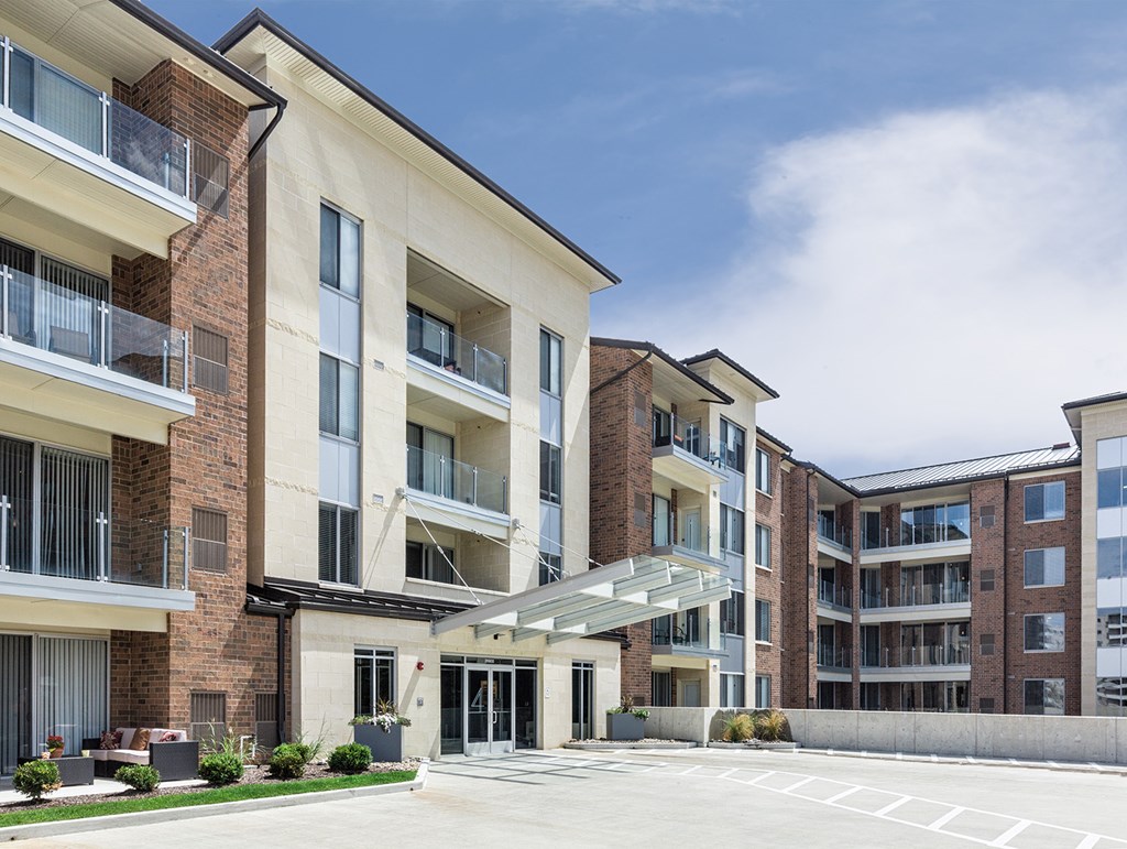 Beautiful apartment complex in Northeast, OH